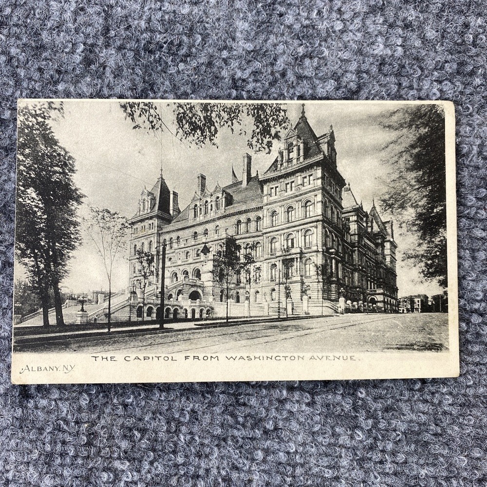 Vintage Albany NY Capitol Building Postcard From Washington Ave Linen‎ Unposted